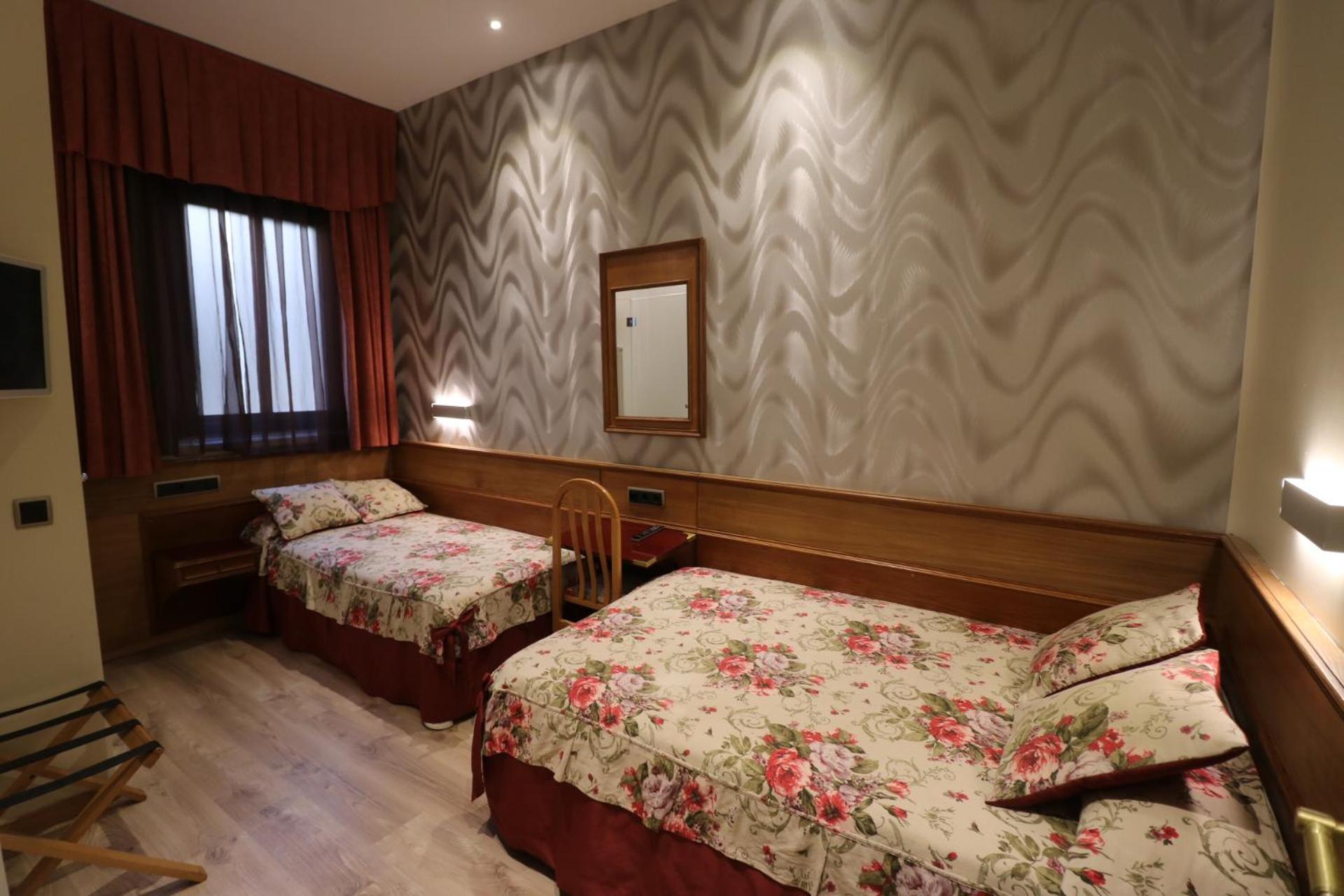 Hostal Hispano - Argentino Gran Via Madrid Luaran gambar